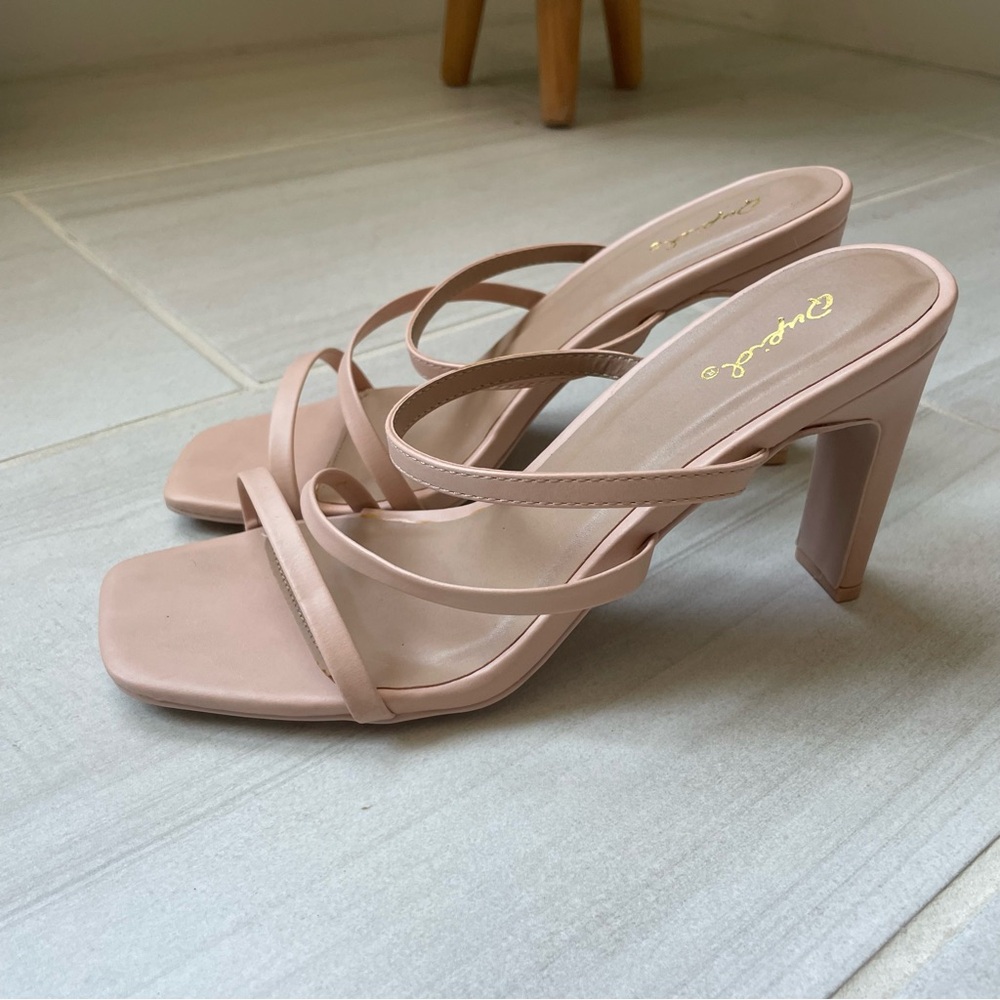 Qupid Blush Link Strappy Square Toe Heels Sandals 7.5 Block Heel Dressy Shoes